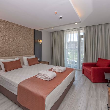 Royal Towers Lara Hotel Antalya Exterior photo