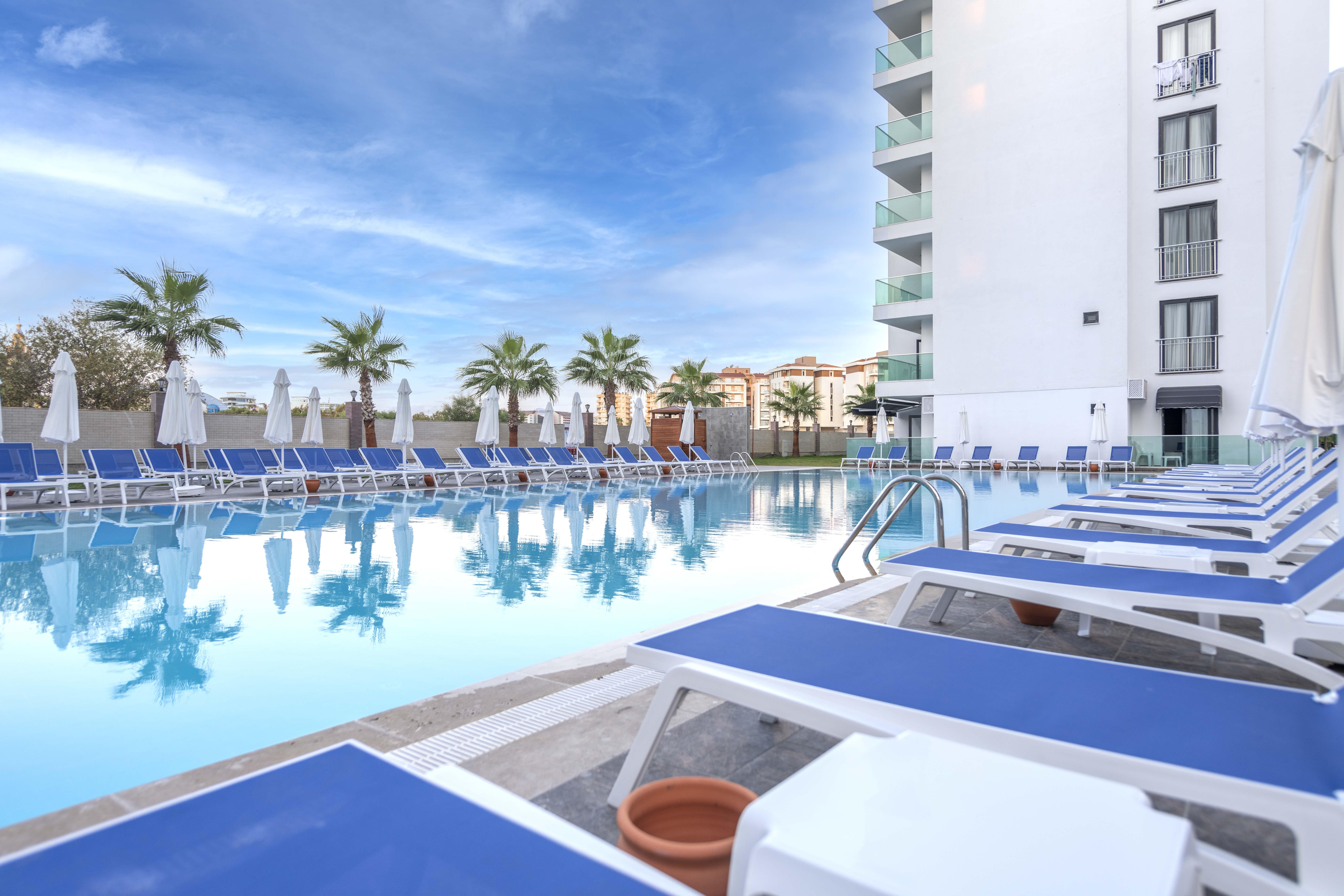 Royal Towers Lara Hotel Antalya Exterior photo