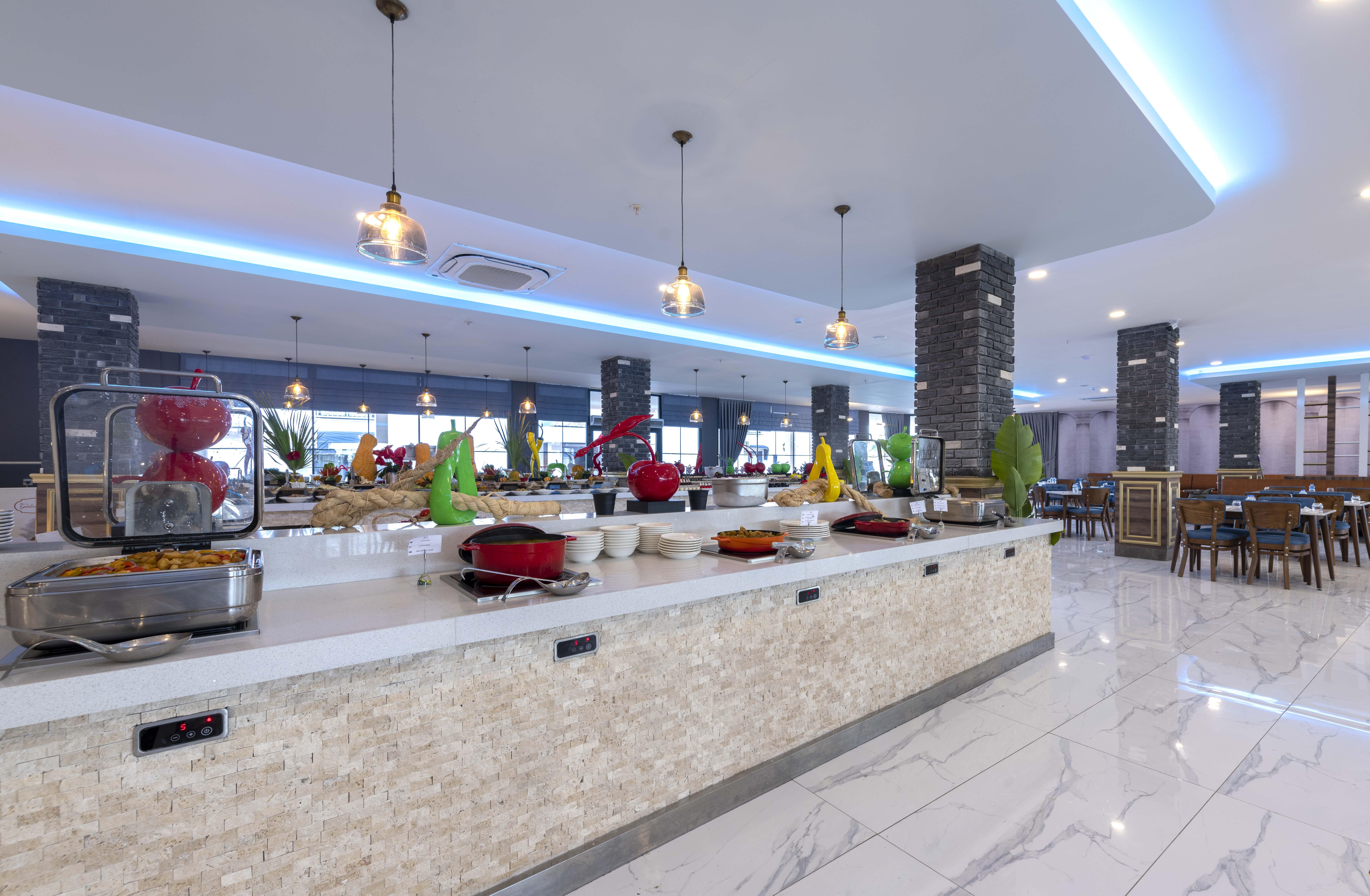 Royal Towers Lara Hotel Antalya Exterior photo