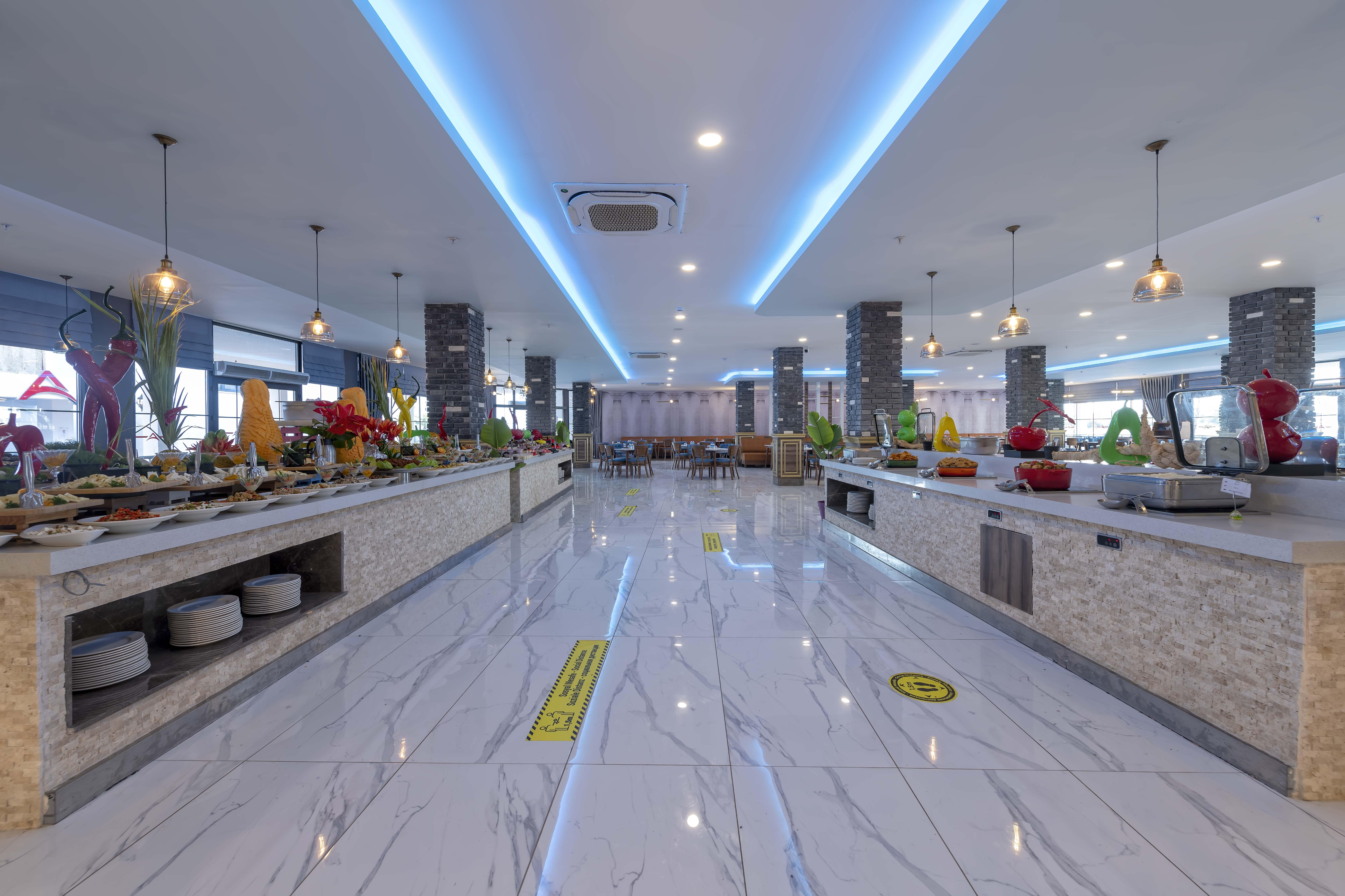 Royal Towers Lara Hotel Antalya Exterior photo
