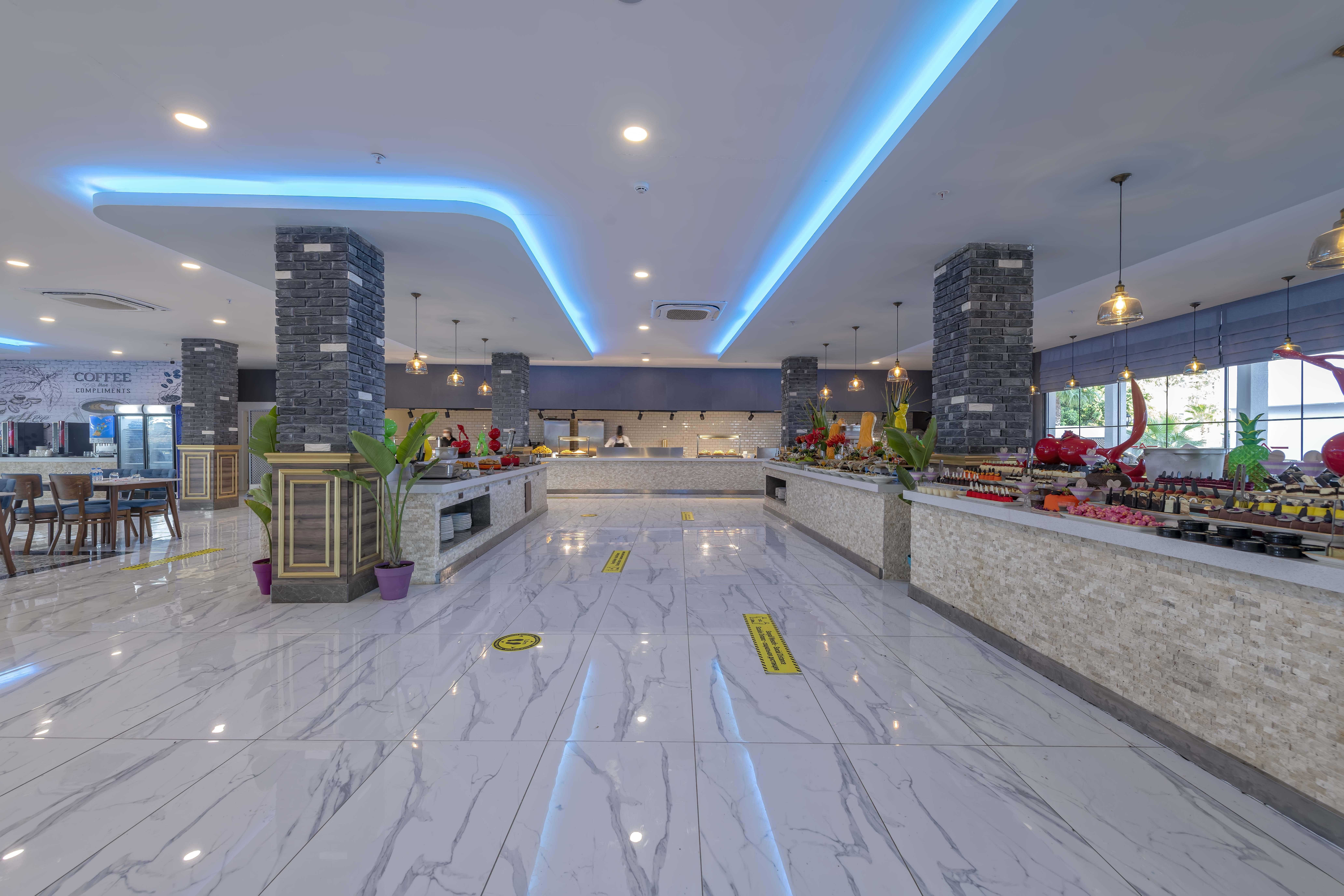 Royal Towers Lara Hotel Antalya Exterior photo