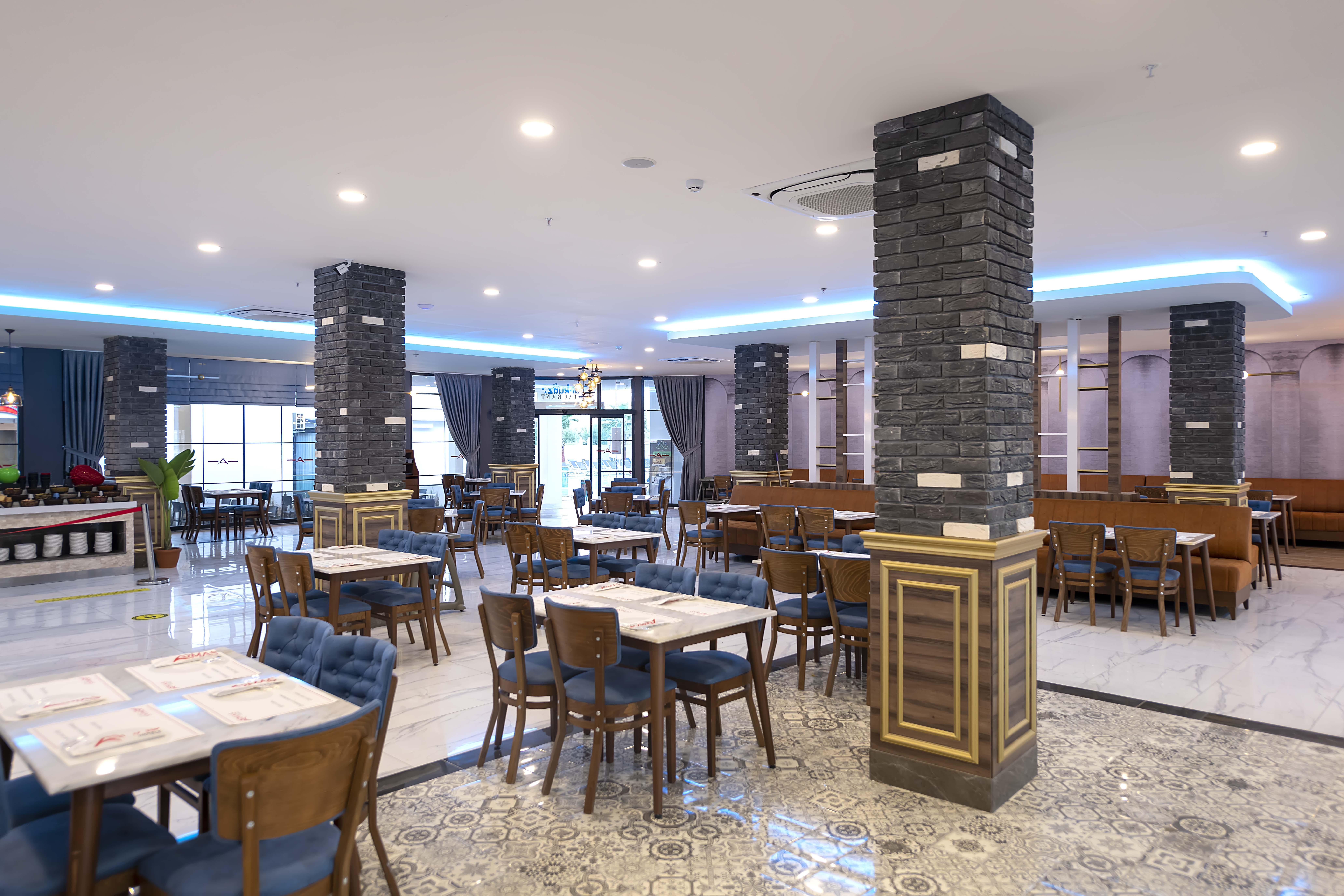 Royal Towers Lara Hotel Antalya Exterior photo
